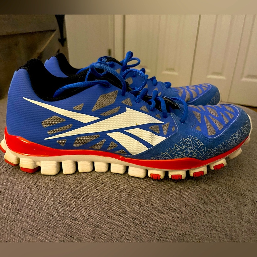 Reebok Realflex Light Weight Sneakers (Size US Man's 9)